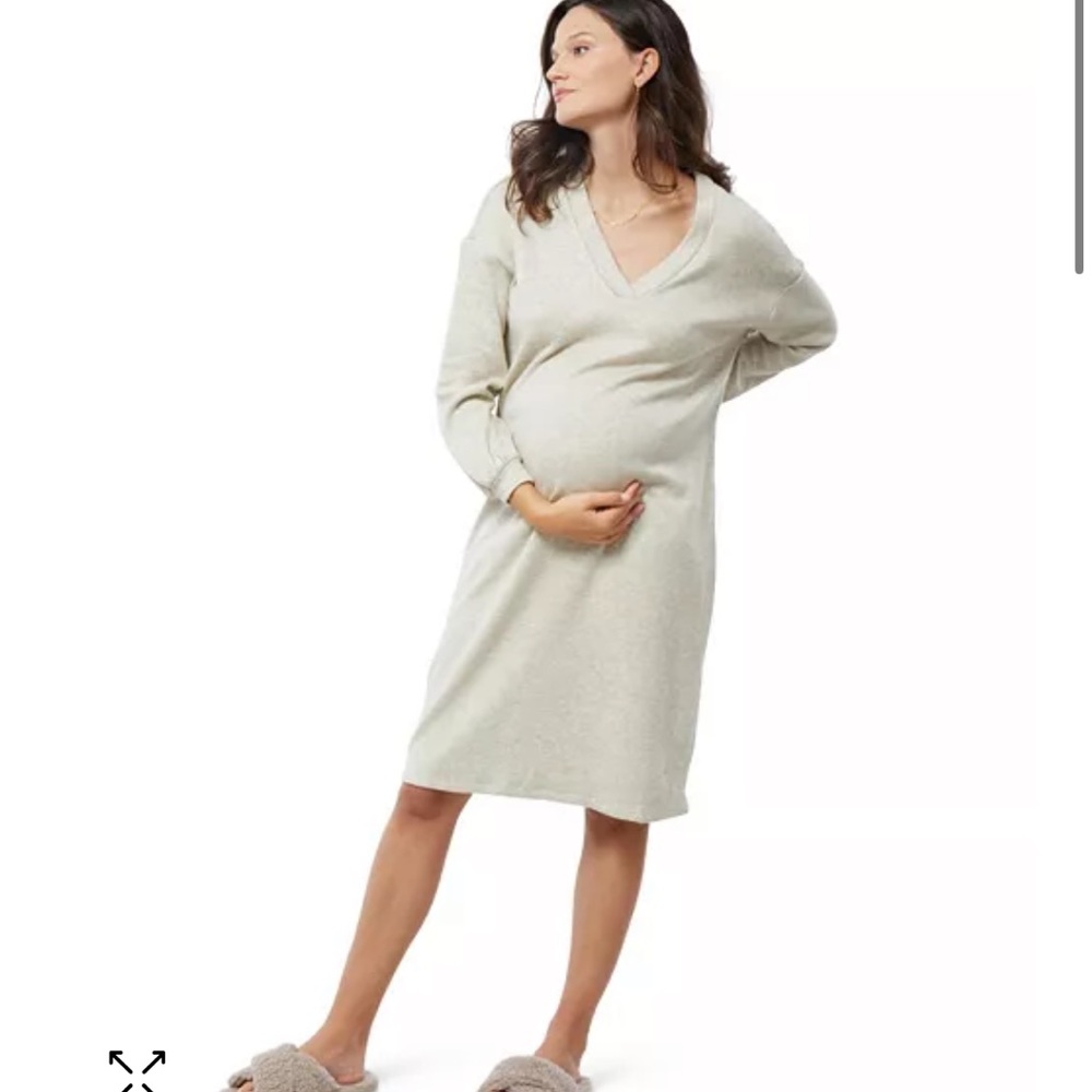 NWT Ingrid & Isabel Maternity Nest sweater dress in Pelican color- size Large